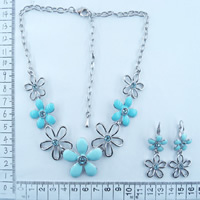 Flower necklace and earrings
