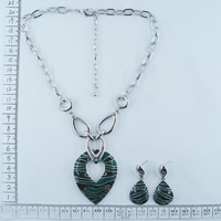 Alloy necklace in green