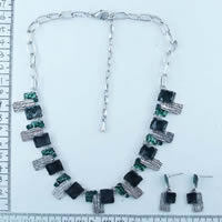 Fashion necklaces with green enamel 86211