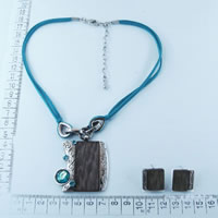 Fashion necklace in blue 86148