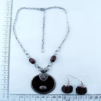 Alloy necklace with wood 86139