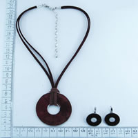 Fashion necklace with red suede cords 6132