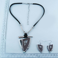 Costume jewellery - necklace set 9199