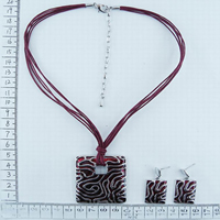 Square necklaces in red 9149