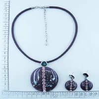 Costume jewellery - necklaces in purple 9235
