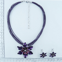 Fashion flower necklace in purple 9168