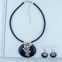 Flower necklaces in black 9155