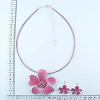 Flower necklace and earrings set in pink 89164