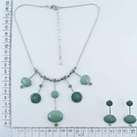Jewellery set with green enamel 89201