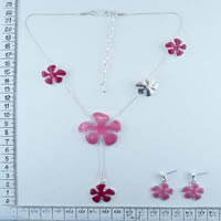 Alloy necklace and earrings set in pink 89140