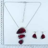 Necklace set in red 89156