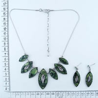 Shell necklace in green 89215