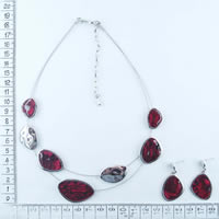 Wire necklace and earrings set in red 89193