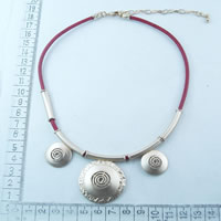 necklace in matt gold plating