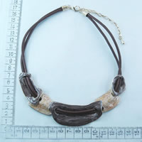 Enamel neckace in brown