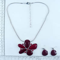 Alloy necklace in red