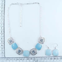 Alloy necklace in lt blue