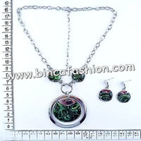 Necklace and earrings set