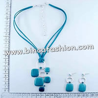 Necklace and earrings set
