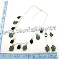 Fashion necklace