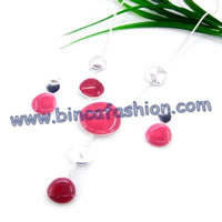 Artificial jewellery 