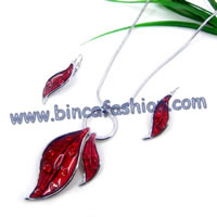 Artificial jewellery 