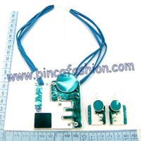 Costume jewellery 