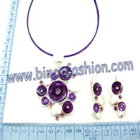 Artificial jewellery 