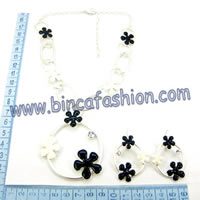 Alloy jewellery set
