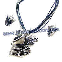 Alloy necklace set