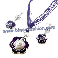 Fashion necklaces