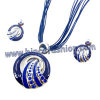Costume jewellery 
