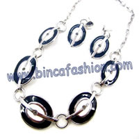 Costume jewellery set