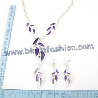 Alloy necklaces set