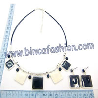 Costume jewellery set