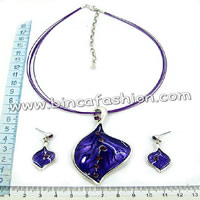 Costume jewelry 