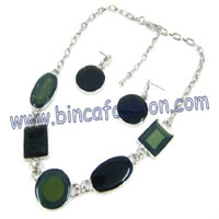 Costume jewellery 