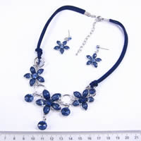 Fashion Design Necklace and Earrings Set with High Quality